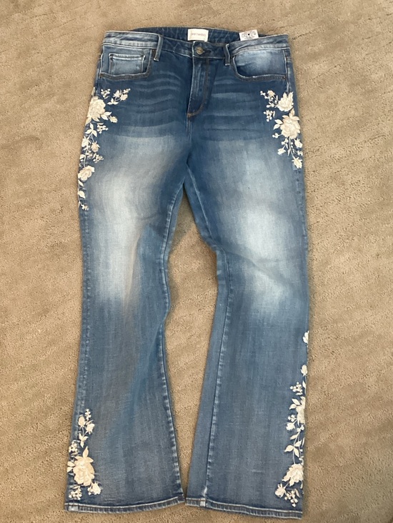 DRIFTWOOD Denim - DRIFTWOOD Kelly Bootcut Jeans with Floral Embroidery